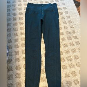 VUORI Women’s Super Soft Zip Front Legging Size M